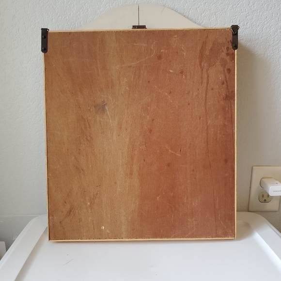 VTG Wooden Dart Board Cabinet The King Of Arms Darts Knights Crest 19.5x15.5 - Picture 12 of 14